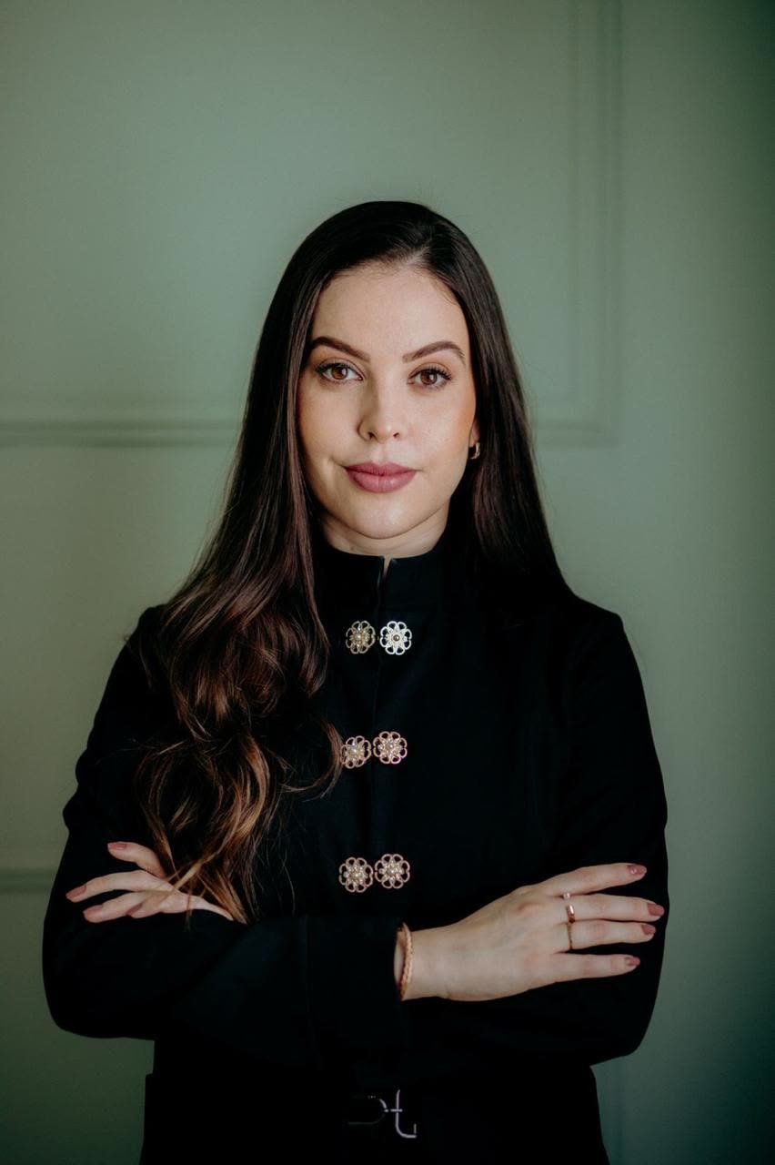 Dra. Estefania Rocha, especialista em estética avançada